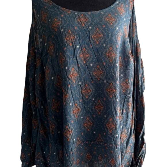 TORRID 0 (size 12) open shoulder long sleeve blouse - Picture 2 of 10